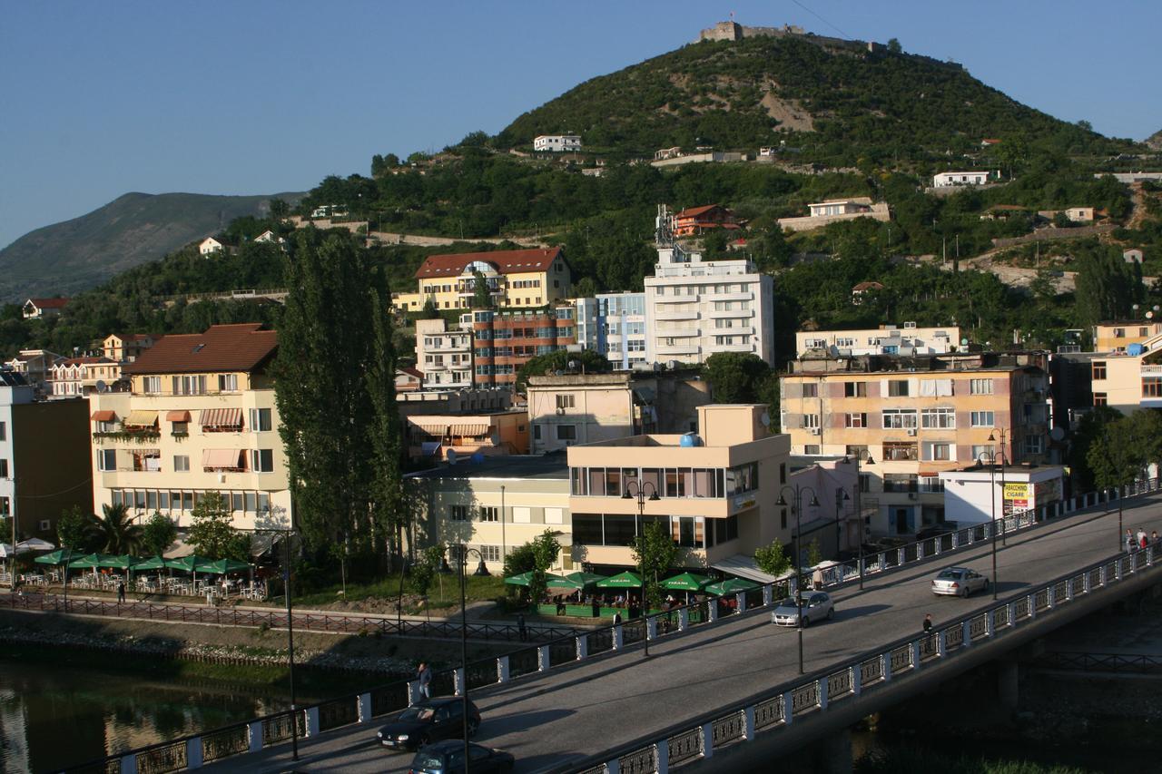 Hotel Siklad Lezha Kültér fotó