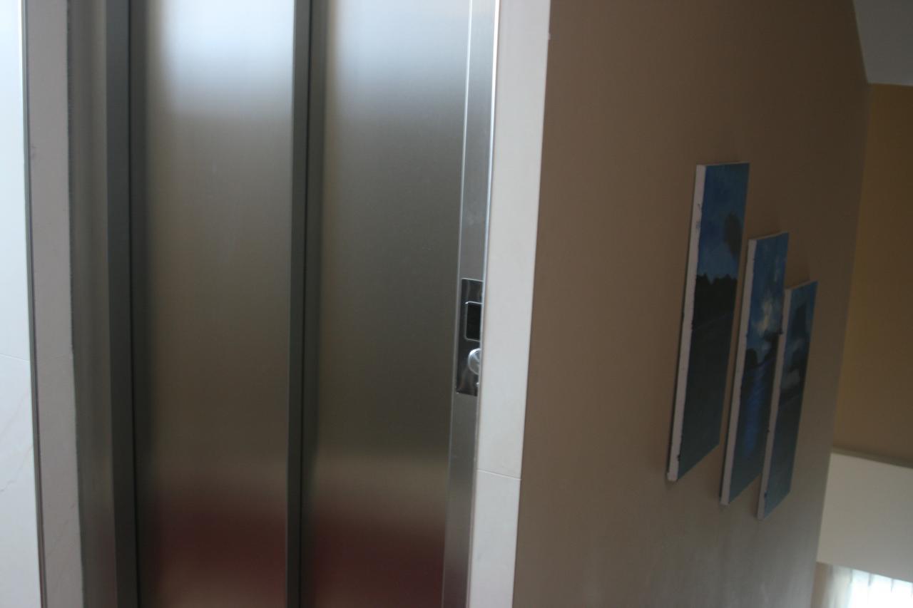 Hotel Siklad Lezha Kültér fotó