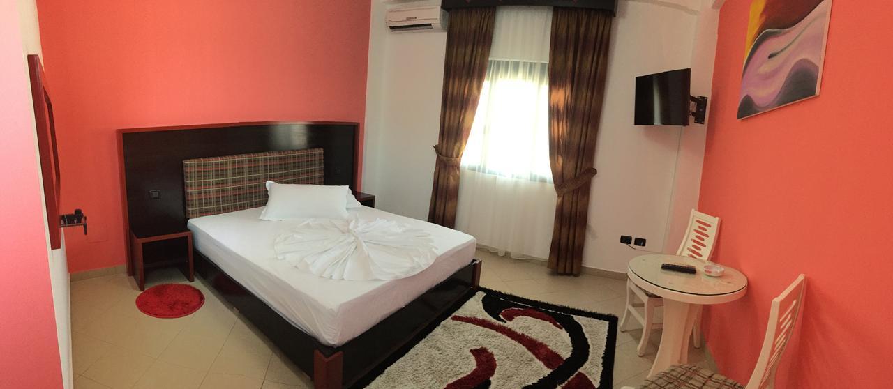 Hotel Siklad Lezha Kültér fotó